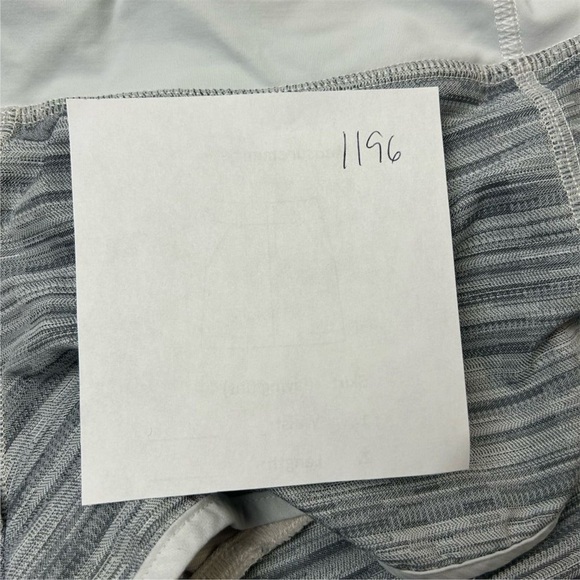 Lululemon Women's Speed Short Size 4 White Combo Running Workout - Picture 7 of 7